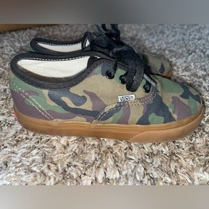 Kid Camo vans size 10